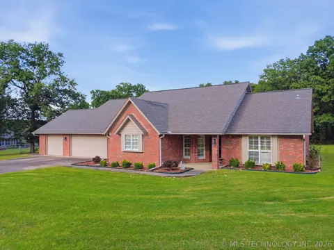 1803 Sleepy Hollow Rd, Okmulgee, OK 74447