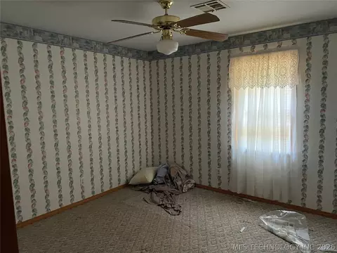 Bedroom - 477067 E 1094 Rd, Roland, OK 74954 photo 3 of 3