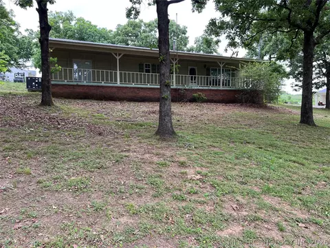 477067 E 1094 Rd, Roland, OK 74954