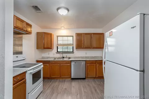 Kitchen - 724 Oklahoma, Morrison, OK 73061 photo 1 of 2