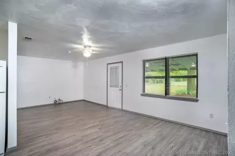 Living - 724 Oklahoma, Morrison, OK 73061 photo 1 of 4