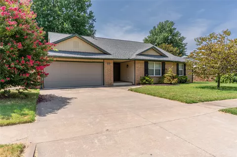 805 W Albuquerque St, Broken Arrow, OK 74011
