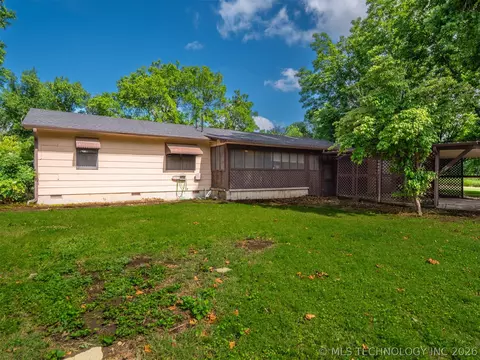 350 SW 4th St, Krebs, OK 74462