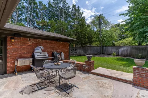 Exterior - 2830 E 56th Pl, Tulsa, OK 74105 photo 5 of 12