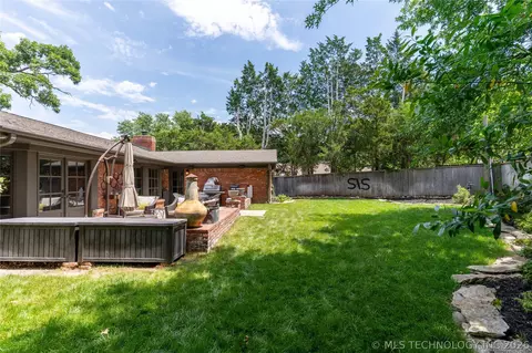 Exterior - 2830 E 56th Pl, Tulsa, OK 74105 photo 3 of 12