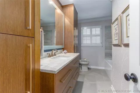 Bath - 2830 E 56th Pl, Tulsa, OK 74105 photo 3 of 5