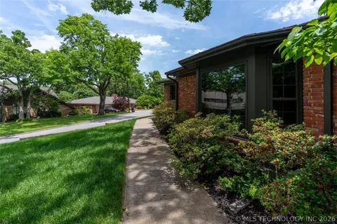 Exterior - 2830 E 56th Pl, Tulsa, OK 74105 photo 8 of 12