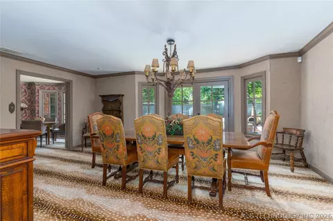 Dining - 2830 E 56th Pl, Tulsa, OK 74105 photo 2 of 3