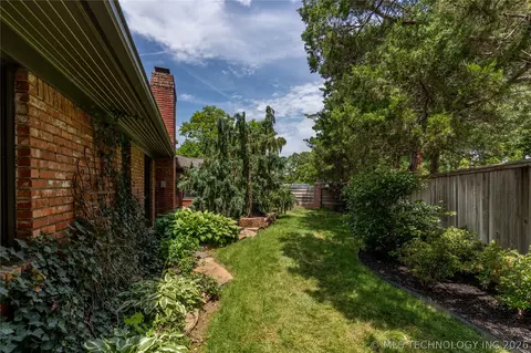 Exterior - 2830 E 56th Pl, Tulsa, OK 74105 photo 6 of 12
