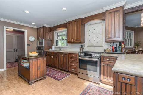 Kitchen - 2830 E 56th Pl, Tulsa, OK 74105 photo 1 of 2