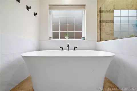 Bath - 9152 E 103rd St, Tulsa, OK 74133 photo 4 of 7