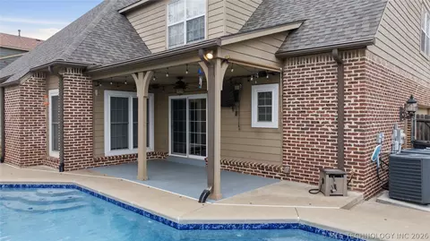 Exterior - 9152 E 103rd St, Tulsa, OK 74133 photo 5 of 5