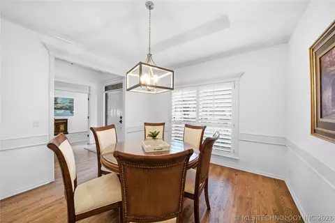 Dining - 9152 E 103rd St, Tulsa, OK 74133 photo 1 of 2