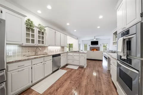 Kitchen - 9152 E 103rd St, Tulsa, OK 74133 photo 5 of 7