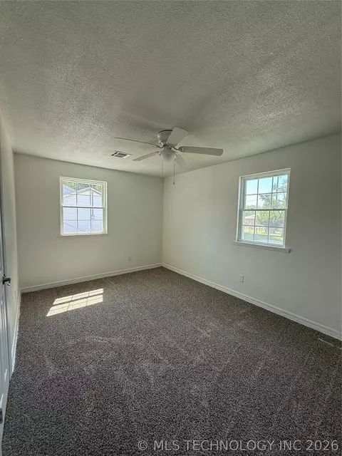 Bedroom - 1019 E 5th, Cushing, OK 74023 photo 2 of 3