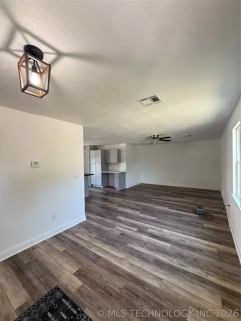 Living - 1019 E 5th, Cushing, OK 74023 photo 1 of 2