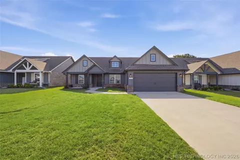 10113 S 233rd East Pl, Broken Arrow, OK 74014