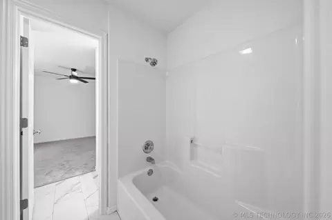 Bath - 9809 E 83rd Pl, Tulsa, OK 74133 photo 7 of 8