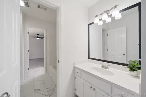 Bath - 9809 E 83rd Pl, Tulsa, OK 74133 photo 6 of 8