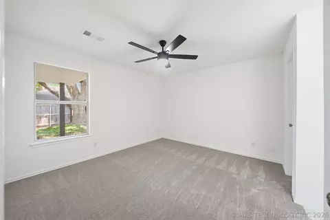 Bedroom - 9809 E 83rd Pl, Tulsa, OK 74133 photo 5 of 8