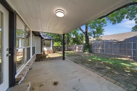Exterior - 9809 E 83rd Pl, Tulsa, OK 74133 photo 5 of 9