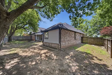 Exterior - 9809 E 83rd Pl, Tulsa, OK 74133 photo 7 of 9
