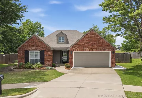 11910 S Juniper Ct, Jenks, OK 74037