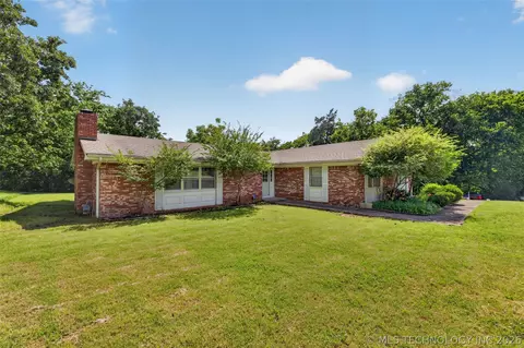 220 E 20th St, Okmulgee, OK 74447