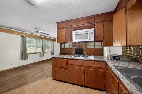 Kitchen - 220 E 20th St, Okmulgee, OK 74447 photo 3 of 3