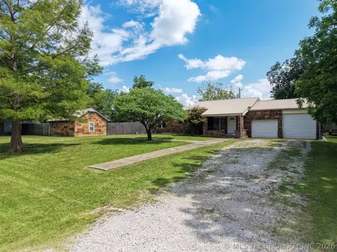 302 Elm St, Skiatook, OK 74070
