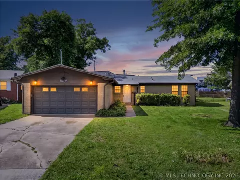 8705 E 46th Pl, Tulsa, OK 74145