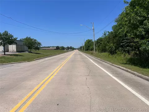 College Avenue, Mcalester, OK 74501