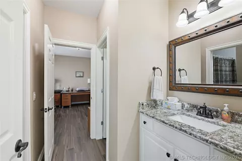 Bath - 3502 E 102nd Pl, Tulsa, OK 74137 photo 6 of 6