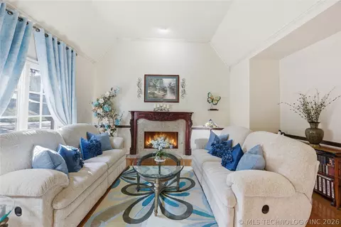 Living - 3502 E 102nd Pl, Tulsa, OK 74137 photo 1 of 4