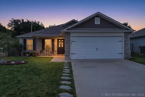 1517 S 31st St, Broken Arrow, OK 74014