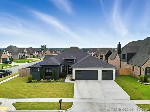 5807 E 128 St S, Bixby, OK 74008
