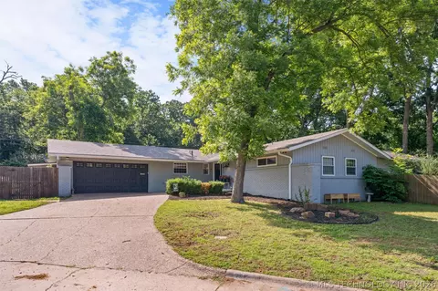 2811 Evergreen Ct, Bartlesville, OK 74006
