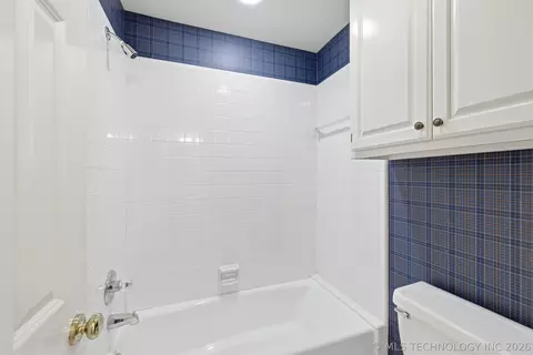 Bath - 9818 E 83rd Pl, Tulsa, OK 74133 photo 5 of 7