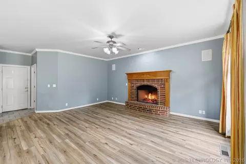 Living - 9818 E 83rd Pl, Tulsa, OK 74133 photo 1 of 6