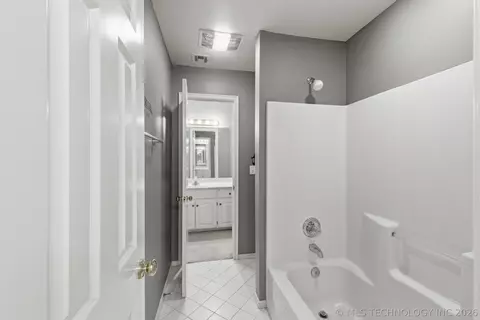 Bath - 9818 E 83rd Pl, Tulsa, OK 74133 photo 7 of 7