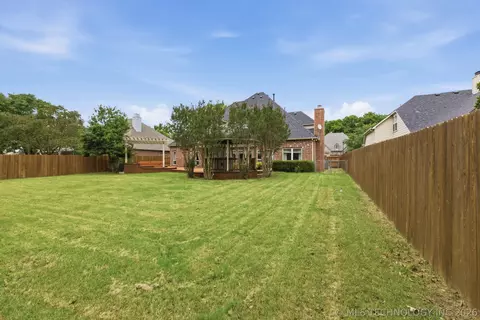 Exterior - 9818 E 83rd Pl, Tulsa, OK 74133 photo 4 of 8