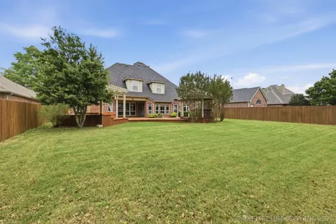 Exterior - 9818 E 83rd Pl, Tulsa, OK 74133 photo 5 of 8