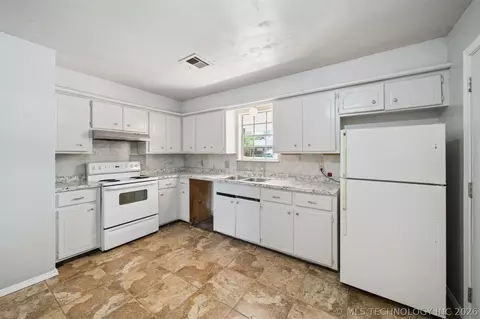 Kitchen - 920 Crestview St, Ada, OK 74820 photo 1 of 2