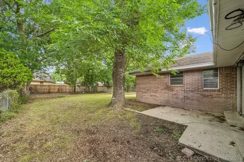 Exterior - 920 Crestview St, Ada, OK 74820 photo 4 of 7