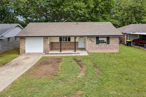 Exterior - 920 Crestview St, Ada, OK 74820 photo 5 of 7