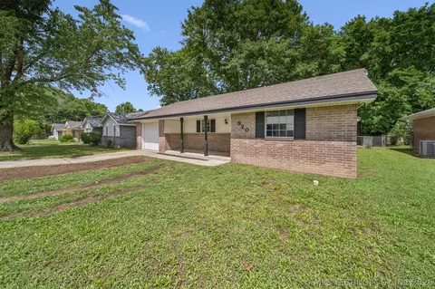 Exterior - 920 Crestview St, Ada, OK 74820 photo 2 of 7