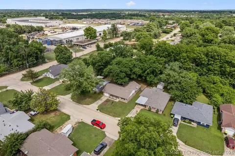 View/Area - 920 Crestview St, Ada, OK 74820 photo 1 of 4