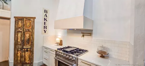 Kitchen - 418529 E 1110 Rd, Checotah, OK 74426 photo 6 of 16
