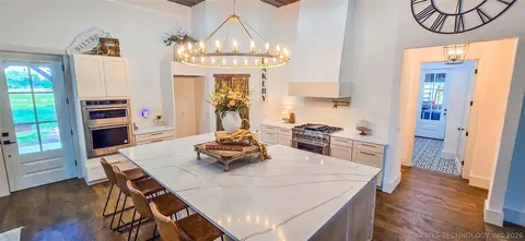 Kitchen - 418529 E 1110 Rd, Checotah, OK 74426 photo 10 of 16