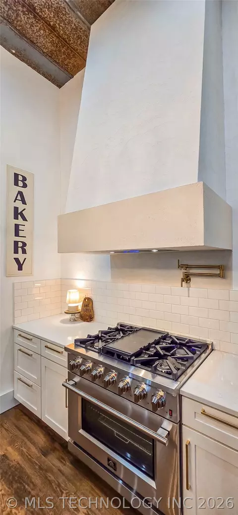 Kitchen - 418529 E 1110 Rd, Checotah, OK 74426 photo 8 of 16